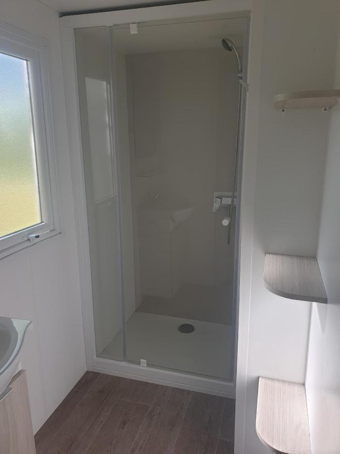 Camping Paradis Bellerive Montfrin Eksteriør billede