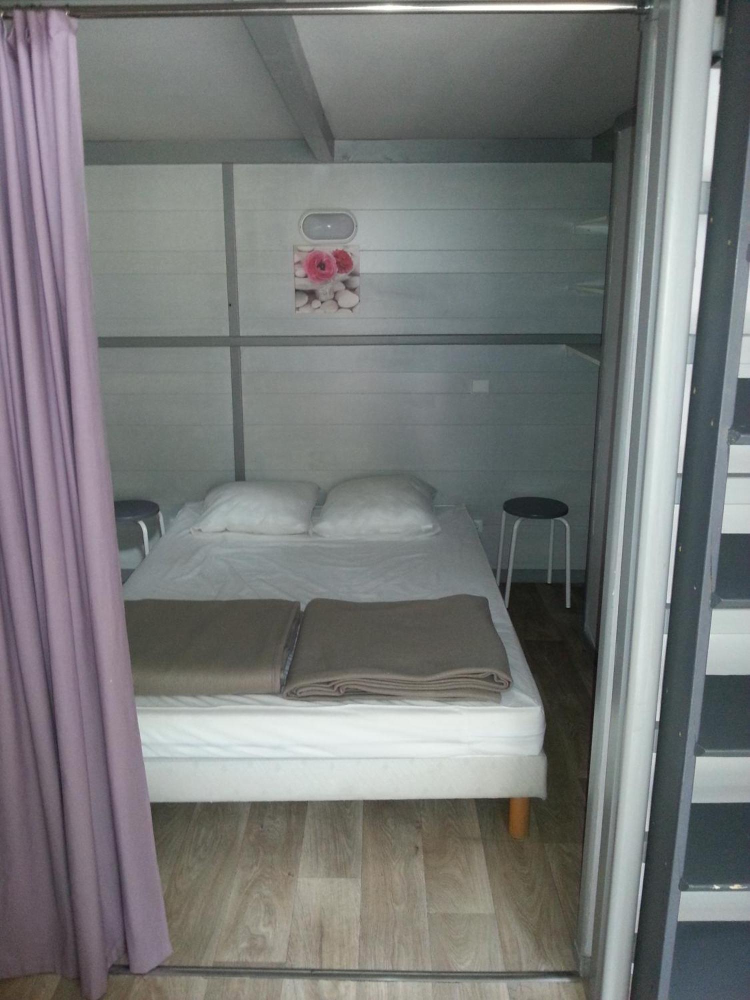 Camping Paradis Bellerive Montfrin Værelse billede