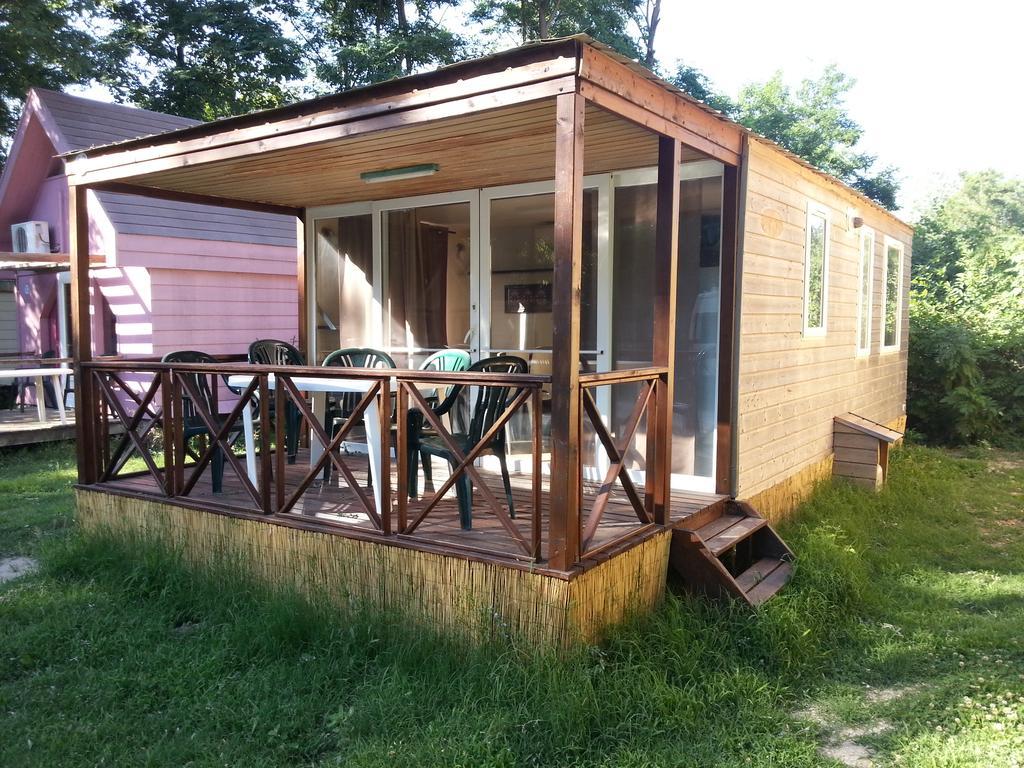 Camping Paradis Bellerive Montfrin Værelse billede