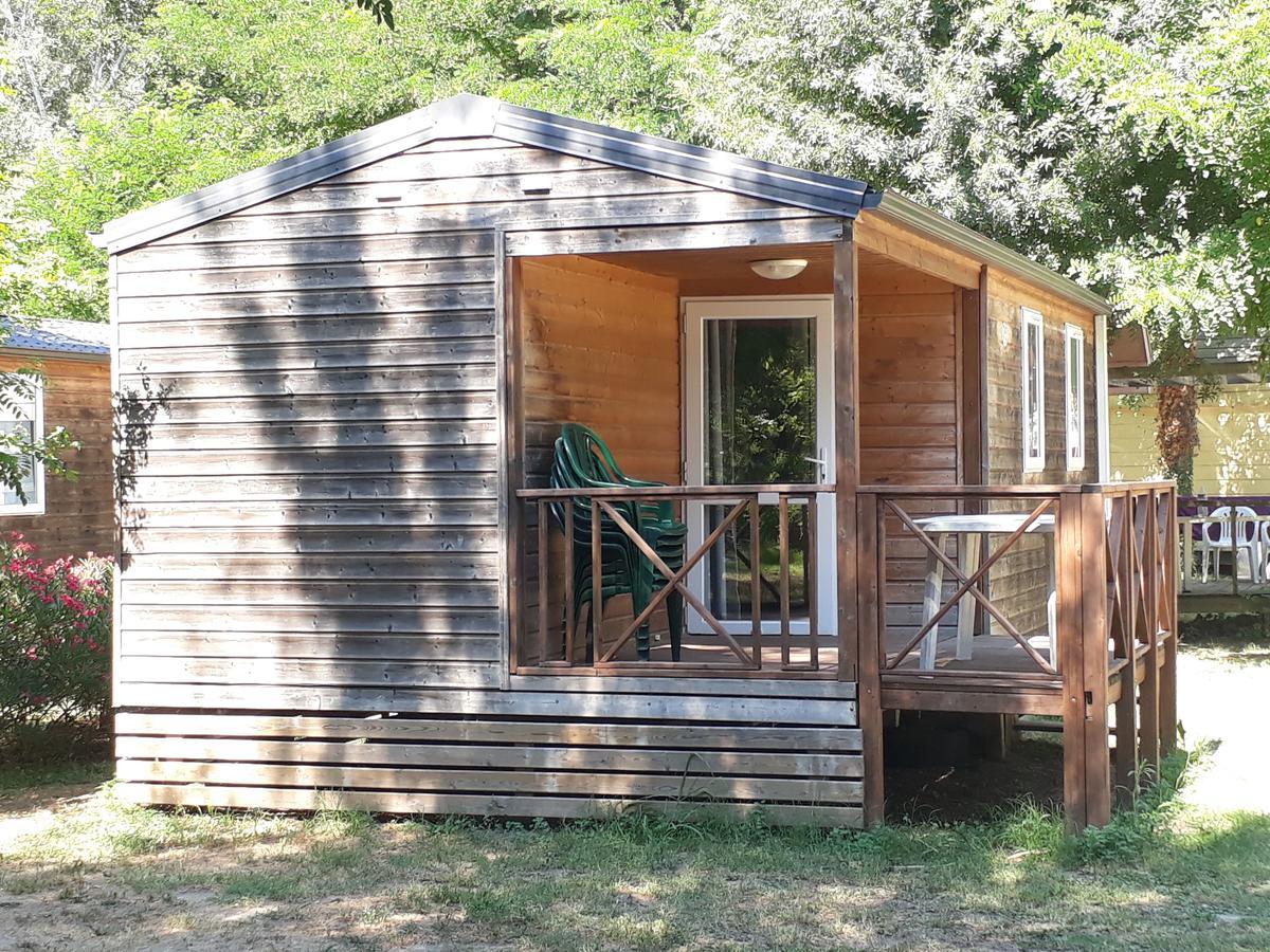 Camping Paradis Bellerive Montfrin Eksteriør billede