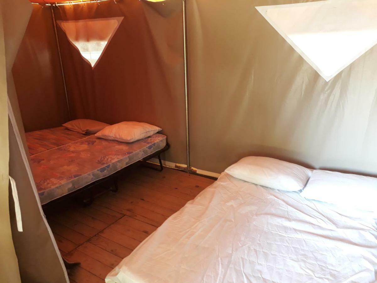 Camping Paradis Bellerive Montfrin Eksteriør billede